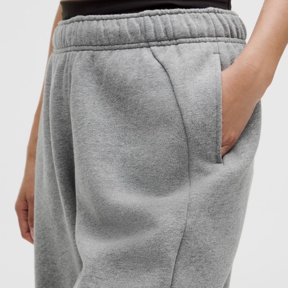 NWT - Lululemon Scuba Mid-Rise Oversized - Picture 5 of 16